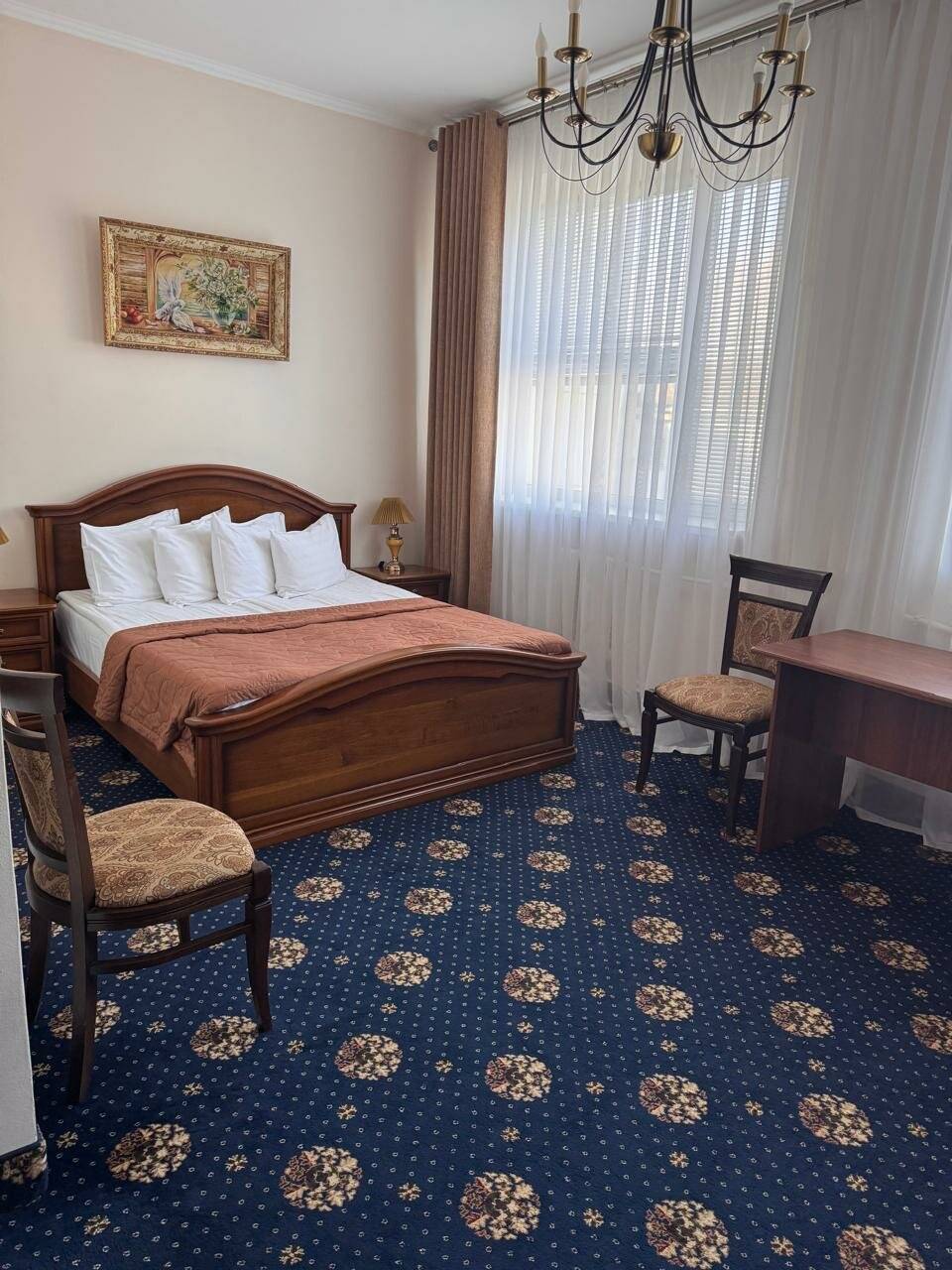 Фотографии номера Улучшенный семейный номер в Гостинице Корона Нальчик