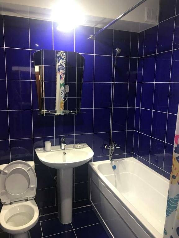 Фотографии номера Двухместный номер с 2 отдельными кроватями в Гостинице Корона Нальчик