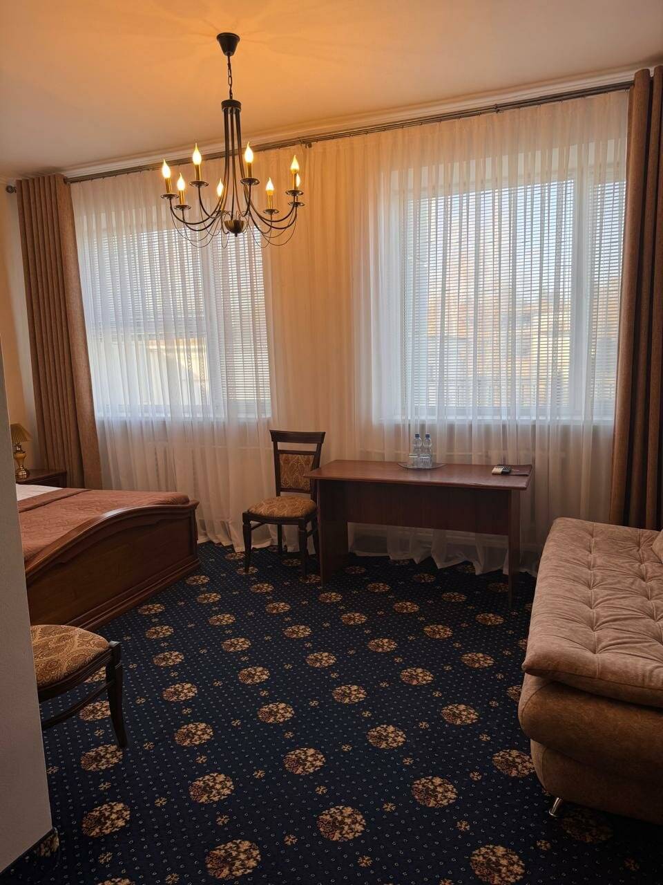 Фотографии номера Улучшенный семейный номер в Гостинице Корона Нальчик